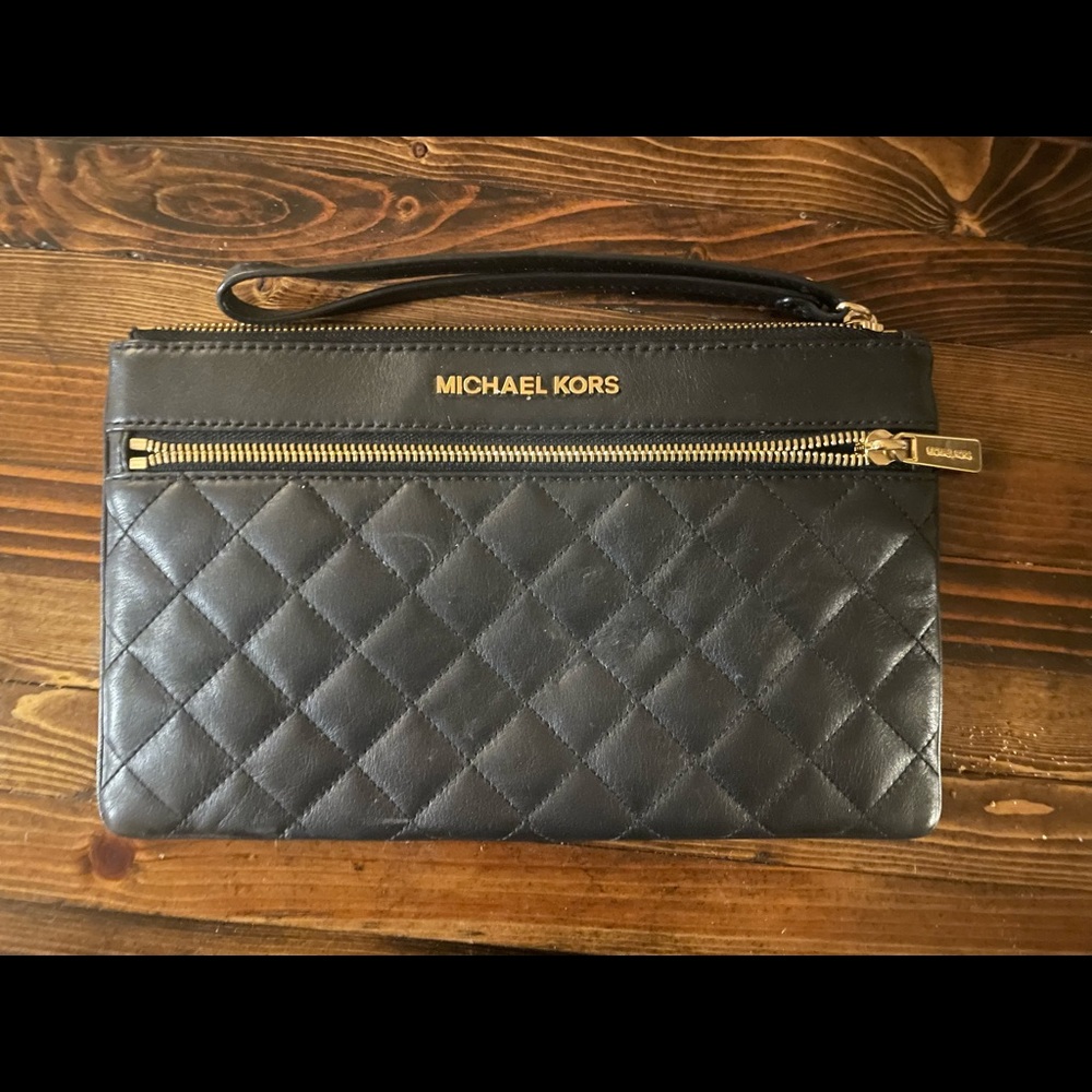 Wrist purse
